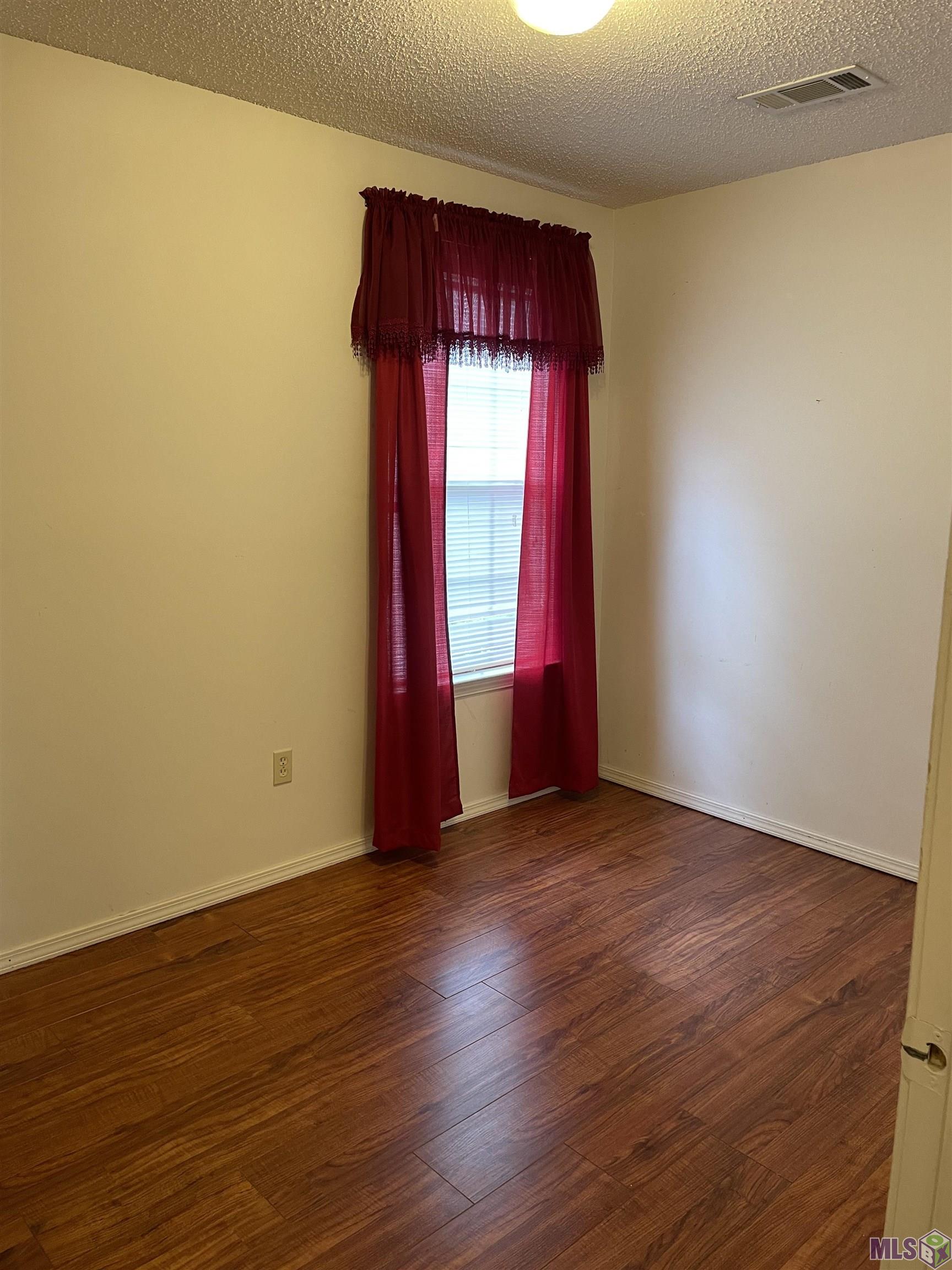 1934 West Worthy Road Gonzales, LA 70737 - Photo 10 of 14 Spare bedroom