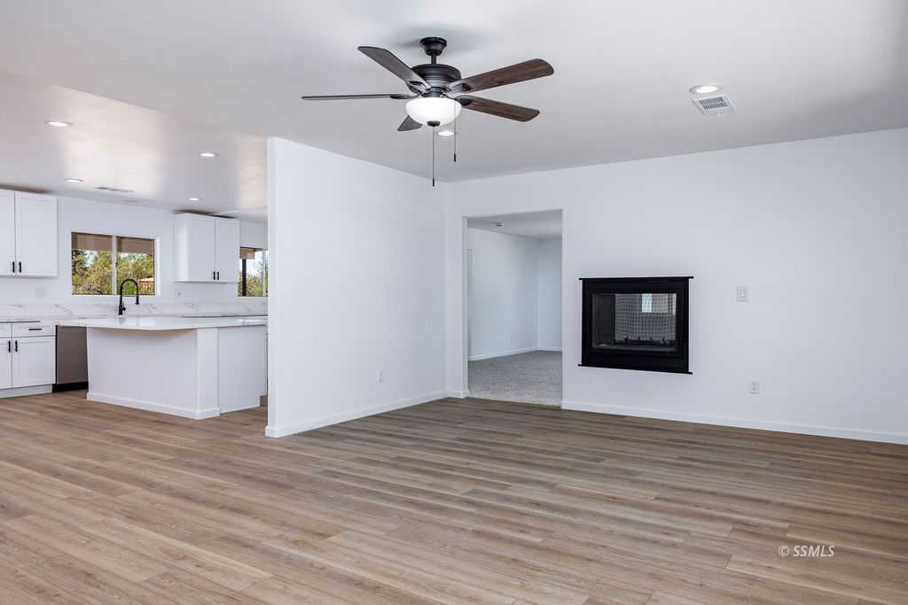 1135 North Mahan Street Ridgecrest, CA 93555 - Photo 9 of 46