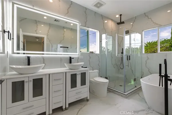$4,995 | 1241 North Reese Place, Unit 102, Burbank, CA 91506