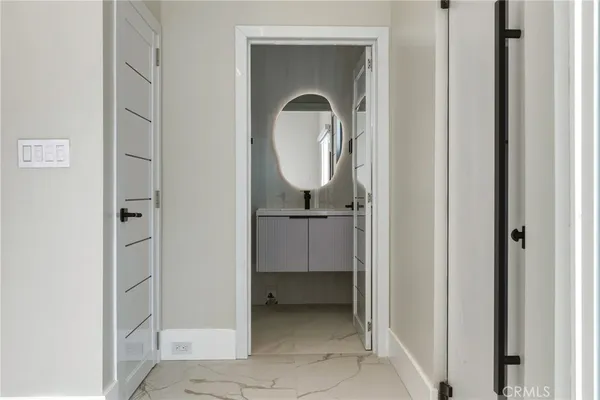 $4,995 | 1241 North Reese Place, Unit 102, Burbank, CA 91506