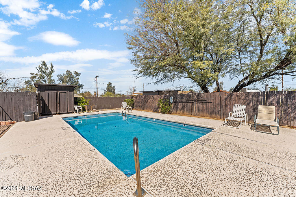 211 West Roger Road, Unit 7 Tucson, AZ 85705 - Photo 14 of 15