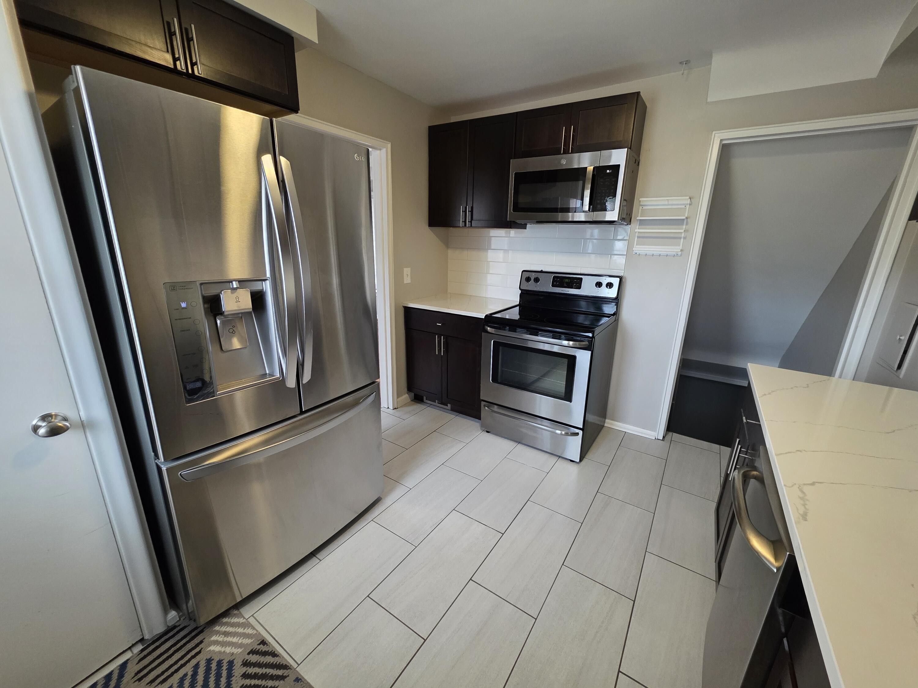 1516 West Webster Road Royal Oak, MI 48073 - Photo 4 of 20 20250523_155110