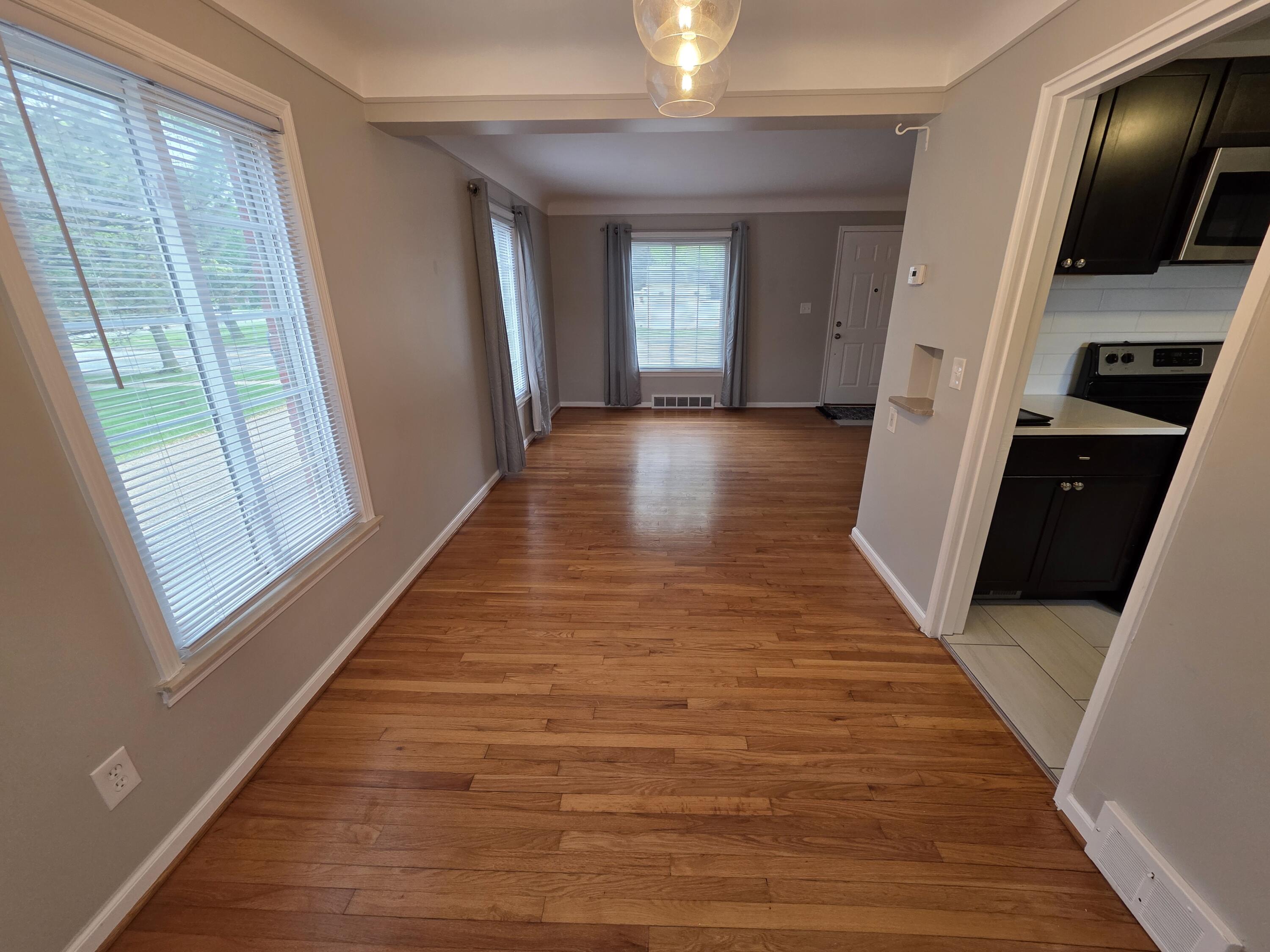 1516 West Webster Road Royal Oak, MI 48073 - Photo 8 of 20 20250521_132241