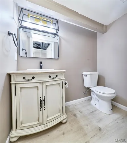 $2,750 | 8257 Watson Road, Webster Groves, MO 63119