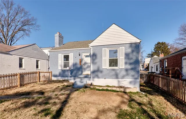 $2,750 | 8257 Watson Road, Webster Groves, MO 63119