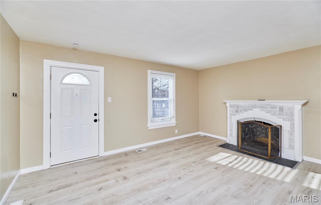 8257 Watson Road Webster Groves, MO 63119 - Photo 4 of 31