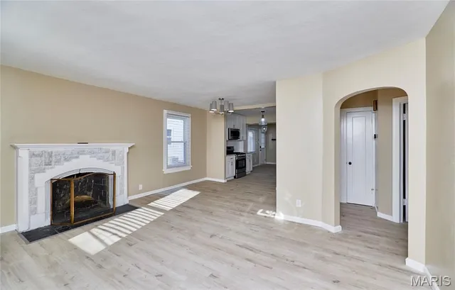 $2,750 | 8257 Watson Road, Webster Groves, MO 63119