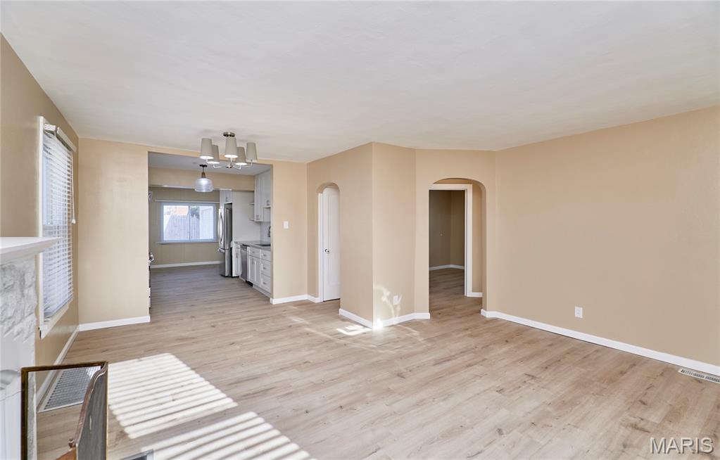 8257 Watson Road Webster Groves, MO 63119 - Photo 7 of 31