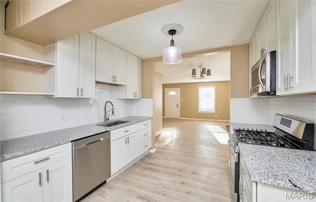 $2,750 | 8257 Watson Road, Webster Groves, MO 63119