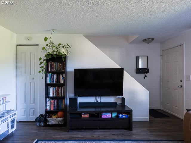 14655 Southwest 76th Avenue, Unit 2 Portland, OR 97224 - Photo 5 of 31 Living Room