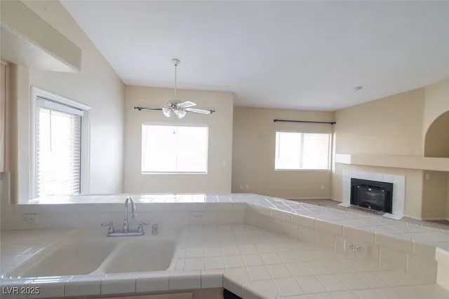 $1,450 | 900 Heavenly Hill Court, Unit 219, Las Vegas, NV 89145