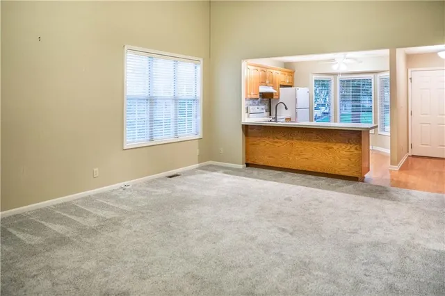 $200,000 | 1618 The Oaks, Marshall, MO 65340