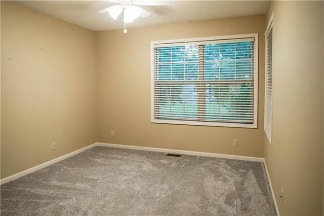 $200,000 | 1618 The Oaks, Marshall, MO 65340