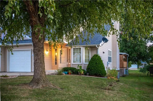 $200,000 | 1618 The Oaks, Marshall, MO 65340