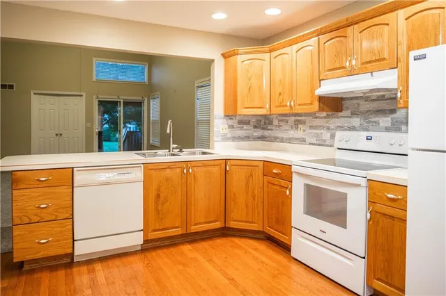 $200,000 | 1618 The Oaks, Marshall, MO 65340