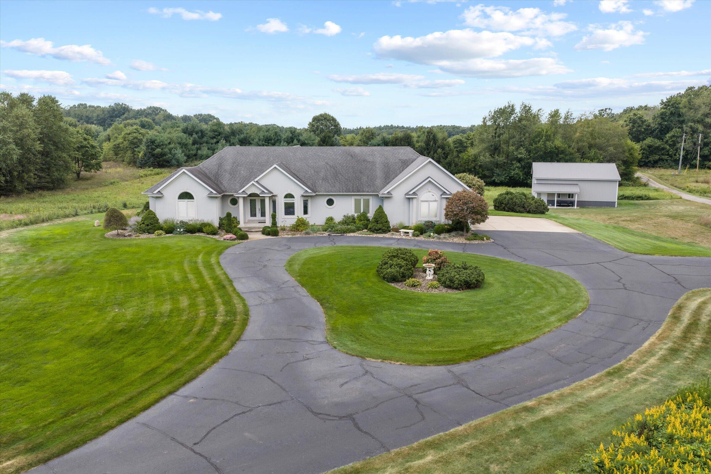 69618 Beebe Road Niles, MI 49120 - Photo 1 of 56 60-DJI_20260915151253_0637_D