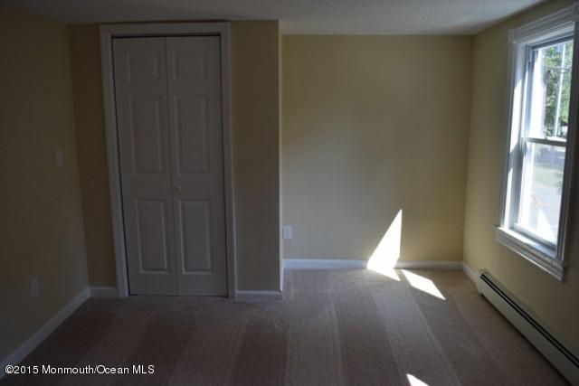 719 Wayside Road Neptune Township, NJ 07753 - Photo 11 of 16 719 Waysidde (18)