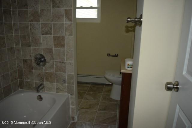 719 Wayside Road Neptune Township, NJ 07753 - Photo 13 of 16 719 Waysidde (21)