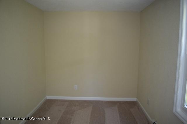 719 Wayside Road Neptune Township, NJ 07753 - Photo 14 of 16 719 Waysidde (22)