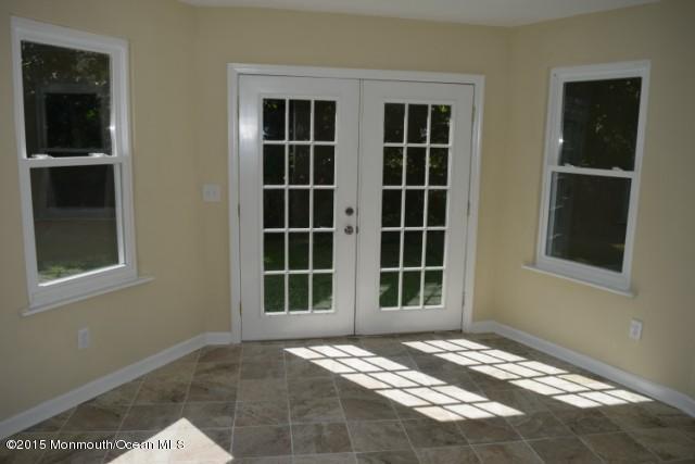 719 Wayside Road Neptune Township, NJ 07753 - Photo 7 of 16 719 Waysidde (14)