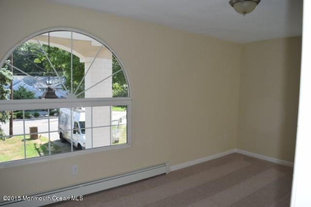 719 Wayside Road Neptune Township, NJ 07753 - Photo 8 of 16 719 Waysidde (15)