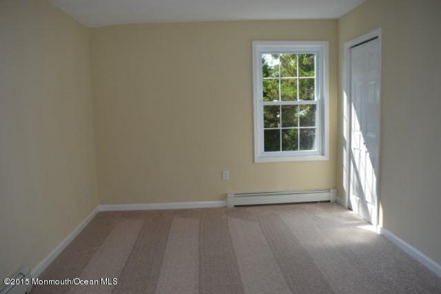 719 Wayside Road Neptune Township, NJ 07753 - Photo 9 of 16 719 Waysidde (16)