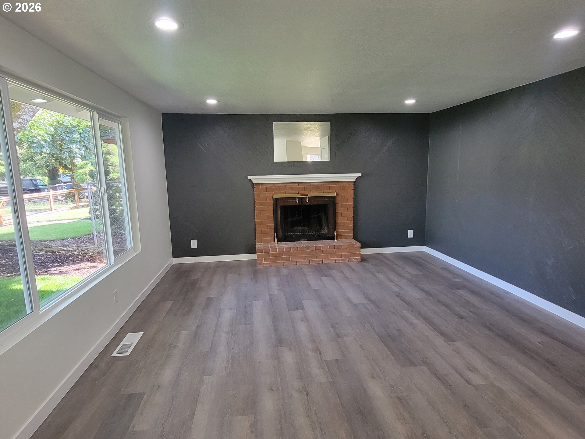 945 18th Street Northeast Salem, OR 97301 - Photo 5 of 31