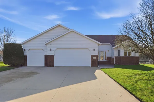 $540,000 | 2622 Wheatland Drive South, Fargo, ND 58103
