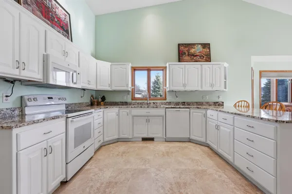 $540,000 | 2622 Wheatland Drive South, Fargo, ND 58103