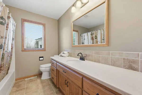 $540,000 | 2622 Wheatland Drive South, Fargo, ND 58103