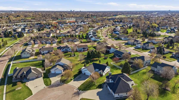 $540,000 | 2622 Wheatland Drive South, Fargo, ND 58103