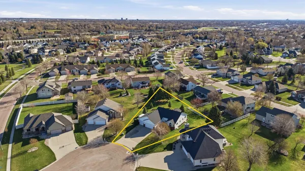 $540,000 | 2622 Wheatland Drive South, Fargo, ND 58103