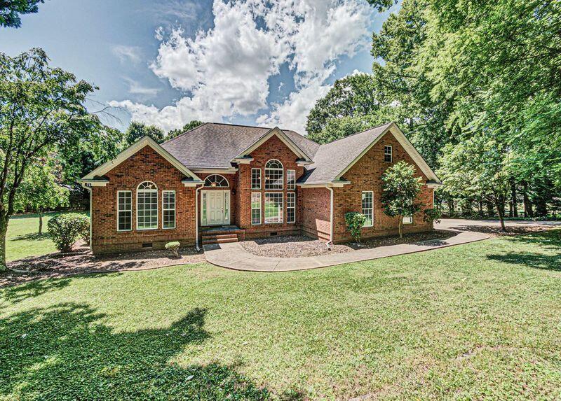 3131 Hamill Road Hixson, TN 37343 - Photo 1 of 22 3131 Hamill