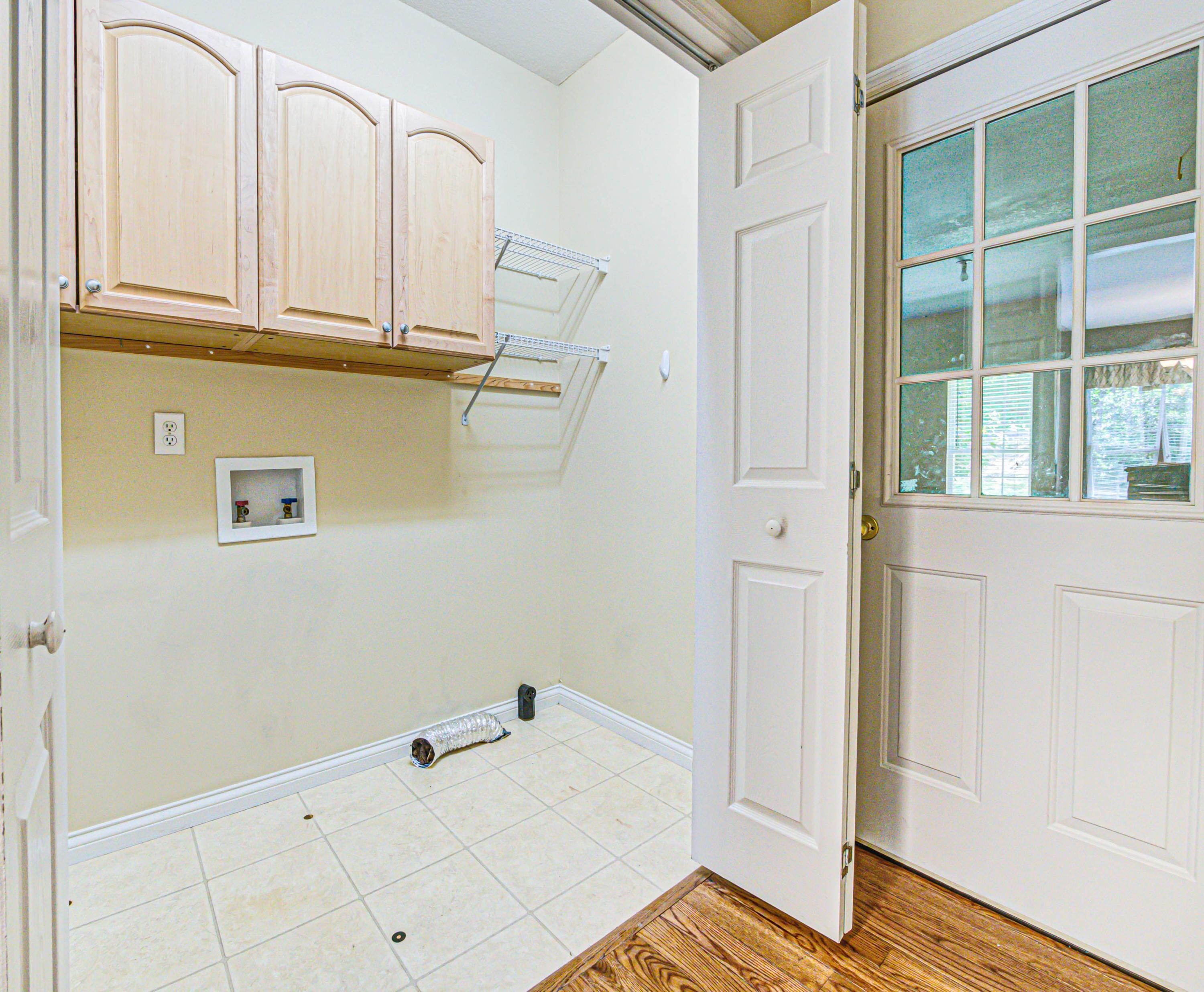 3131 Hamill Road Hixson, TN 37343 - Photo 17 of 22 Laundry room