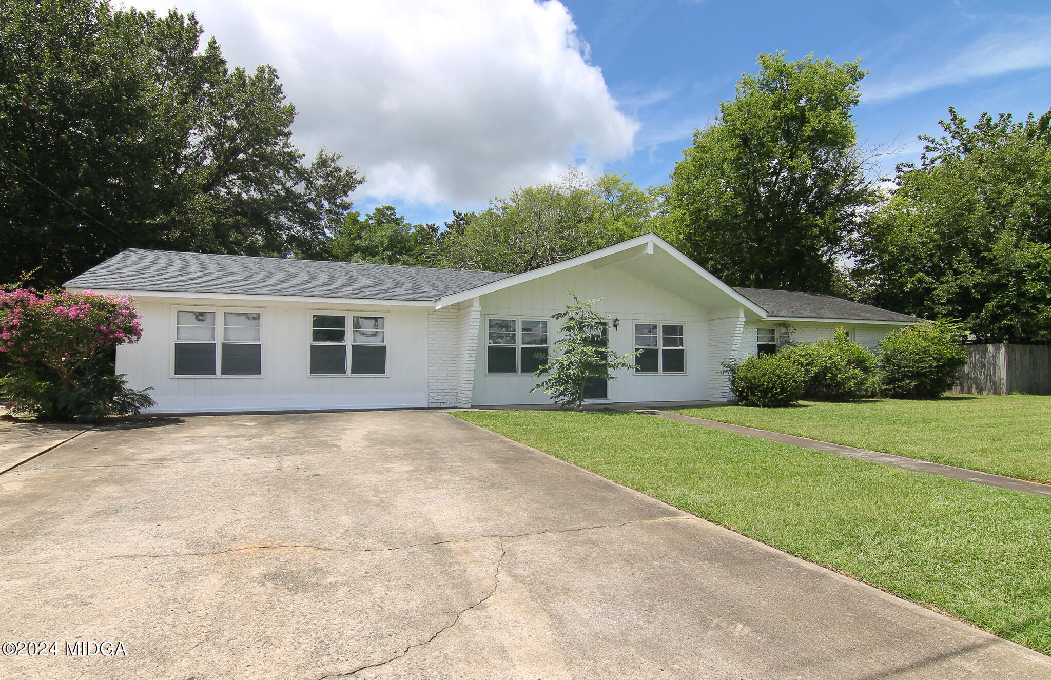 407 Greenbriar Road Warner Robins, GA 31093 - Photo 2 of 31 2