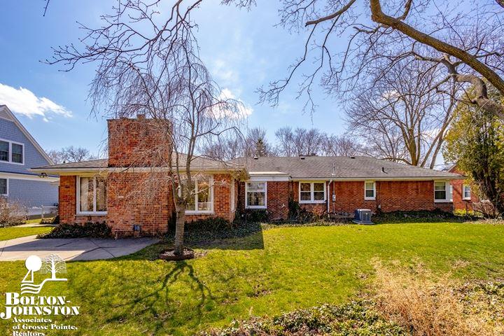 412 Lexington Road Grosse Pointe Farms, MI 48236 - Photo 4 of 43