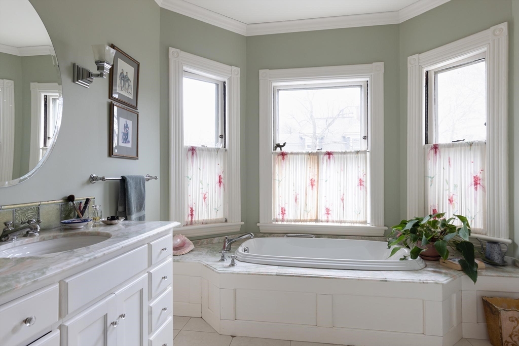 11 Abbottsford Road Brookline, MA 02446 - Photo 12 of 23