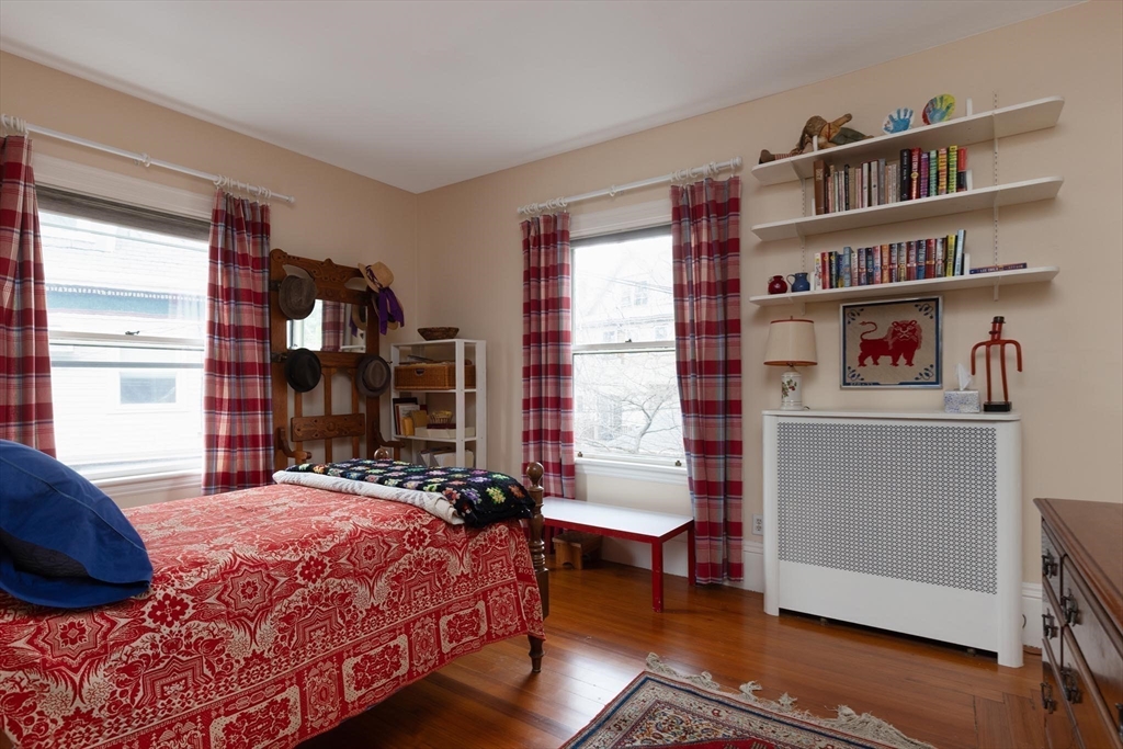 11 Abbottsford Road Brookline, MA 02446 - Photo 13 of 23