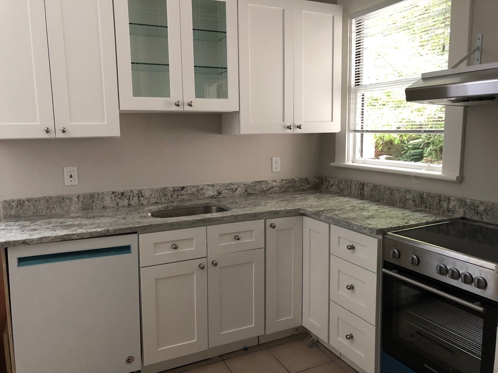 11 Abbottsford Road Brookline, MA 02446 - Photo 19 of 23