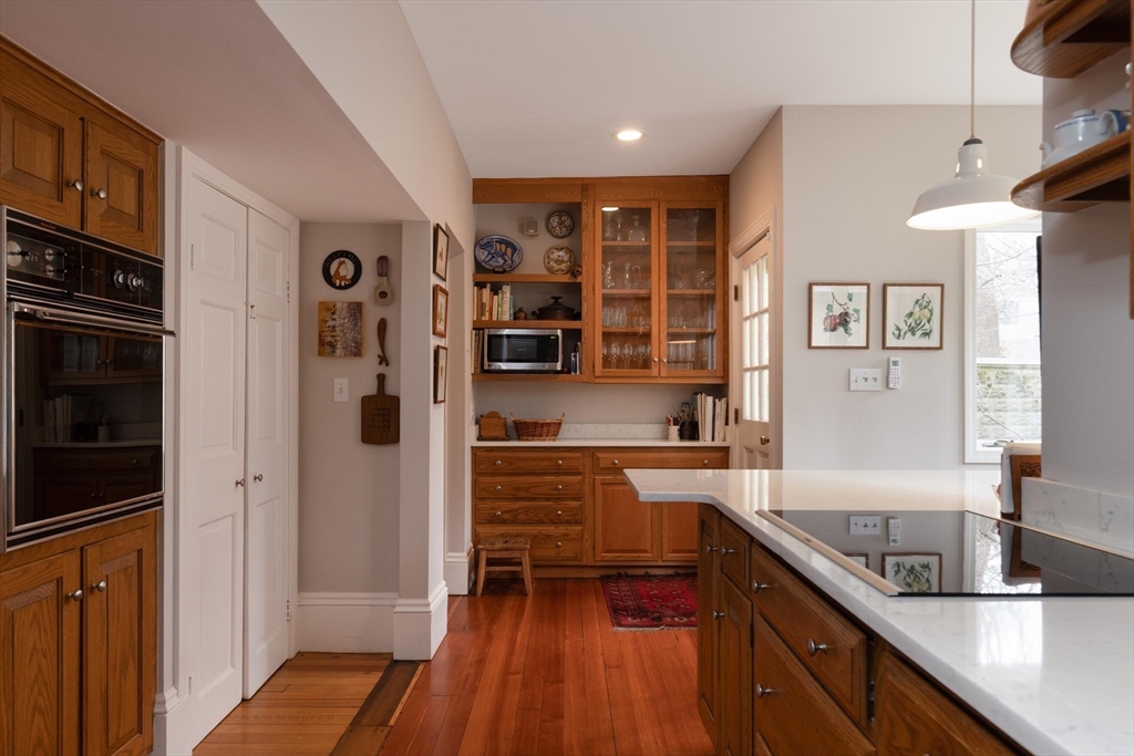 11 Abbottsford Road Brookline, MA 02446 - Photo 8 of 23