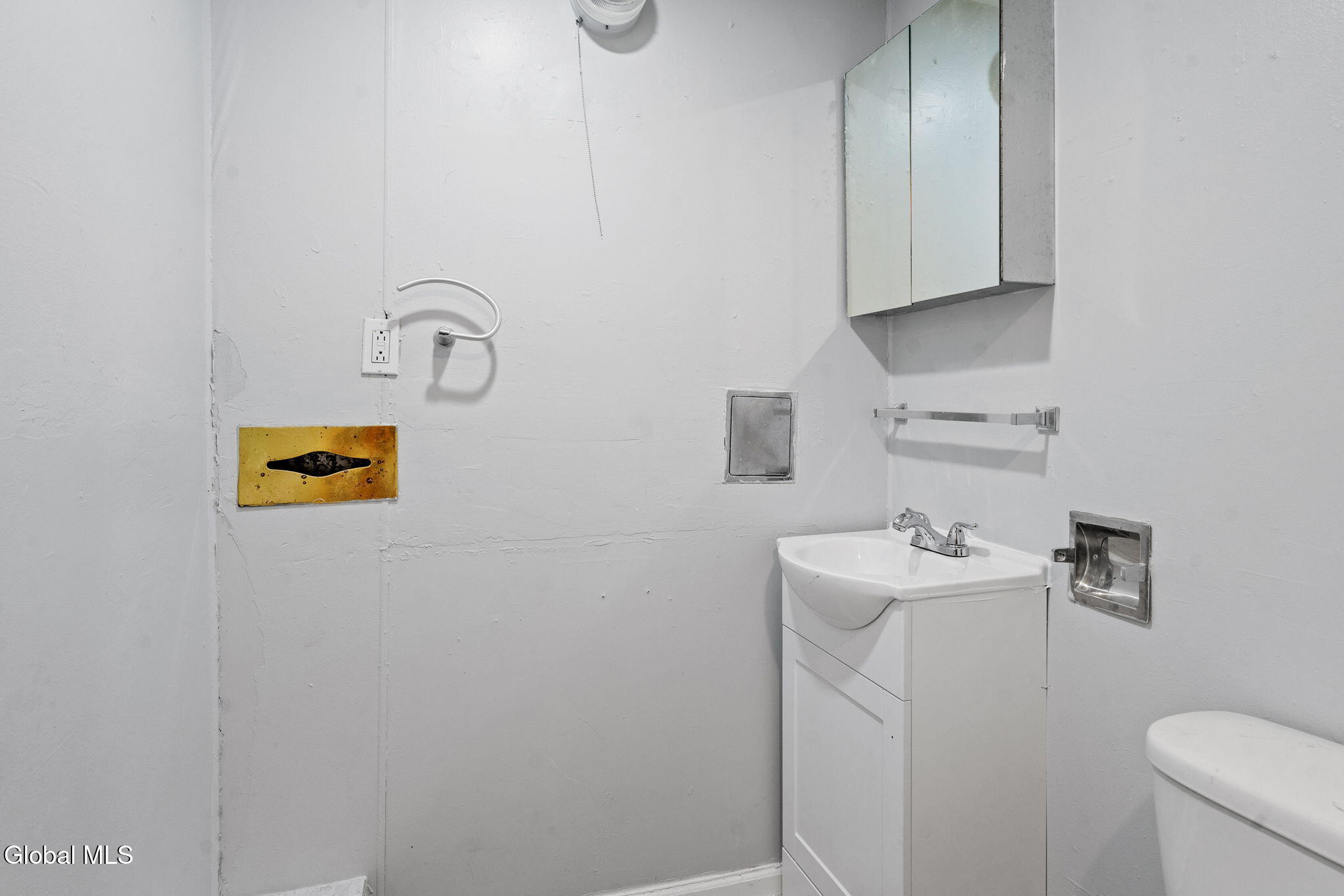 372 9th Street Troy, NY 12180 - Photo 25 of 35 Bathroom