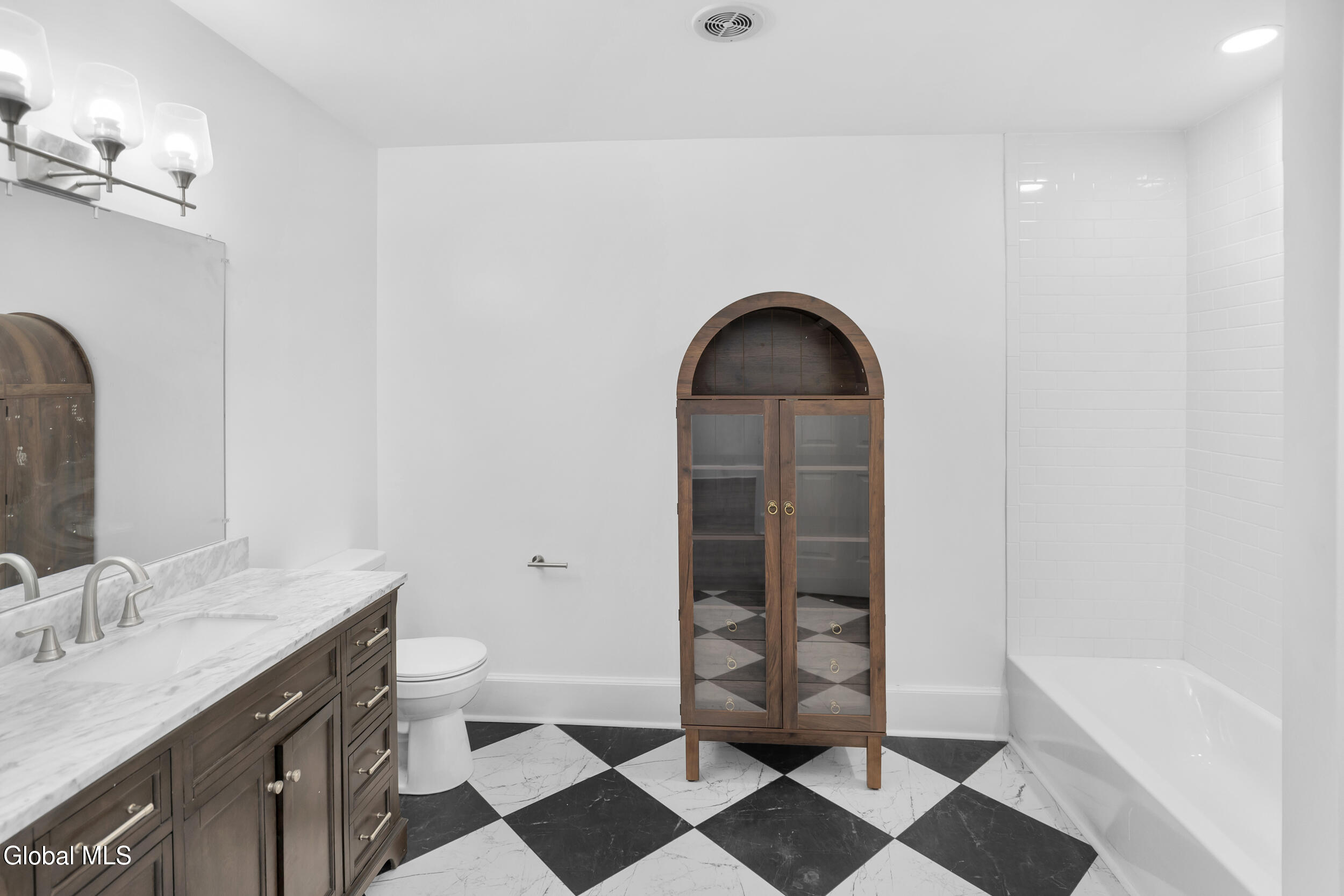 137 Front Street, Unit 311 Schenectady, NY 12305 - Photo 17 of 35 21_137 front st, 311 schenectady