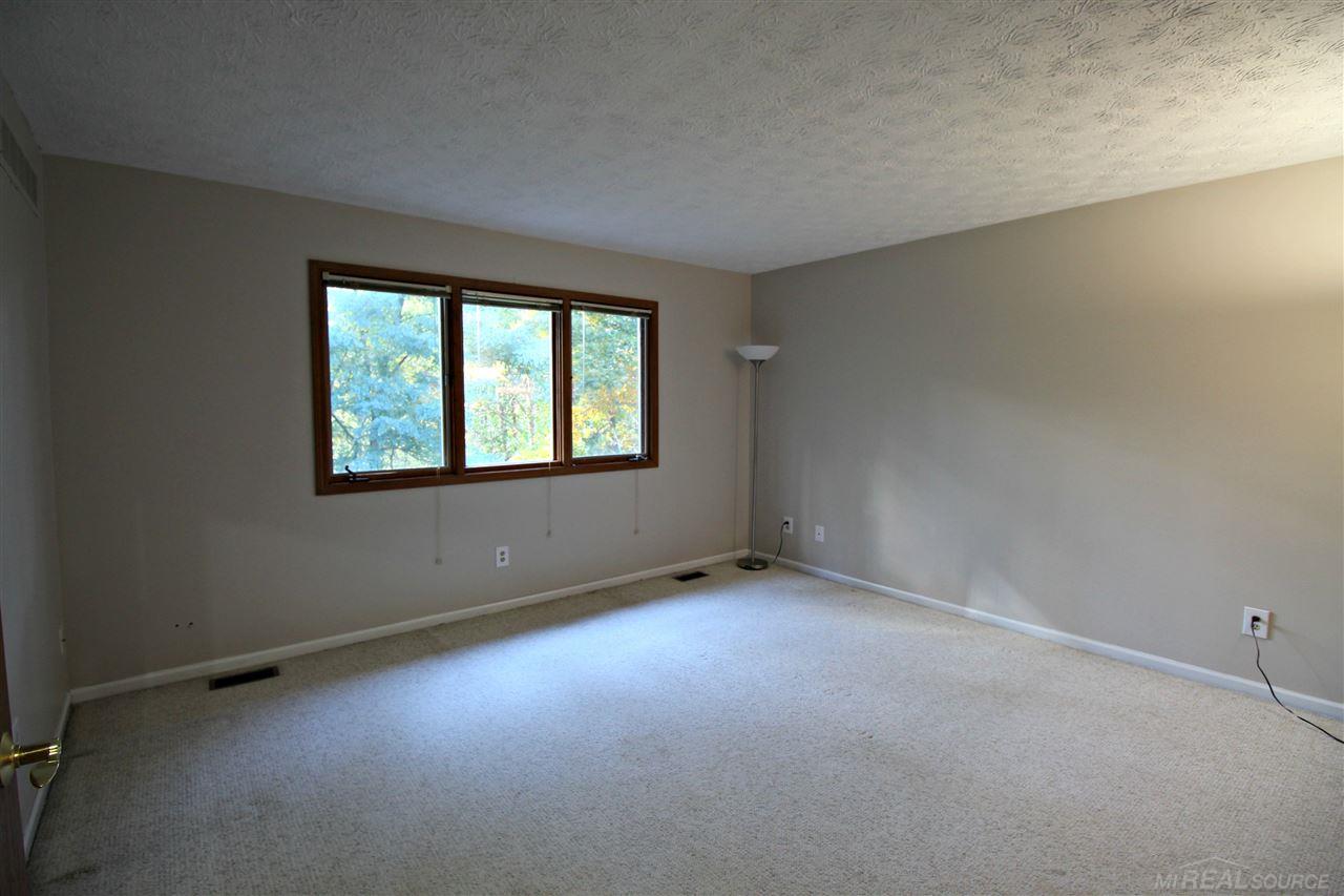 6592 Ridgeview Drive Clarkston, MI 48346 - Photo 13 of 32