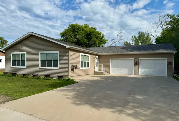 $199,000 | 511 Jessamine Avenue West, Aneta, ND 58212