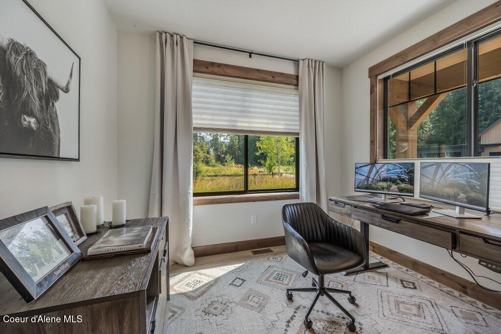107 Oxbow Road Sandpoint, ID 83864 - Photo 11 of 70 --11.jpg-SMALL