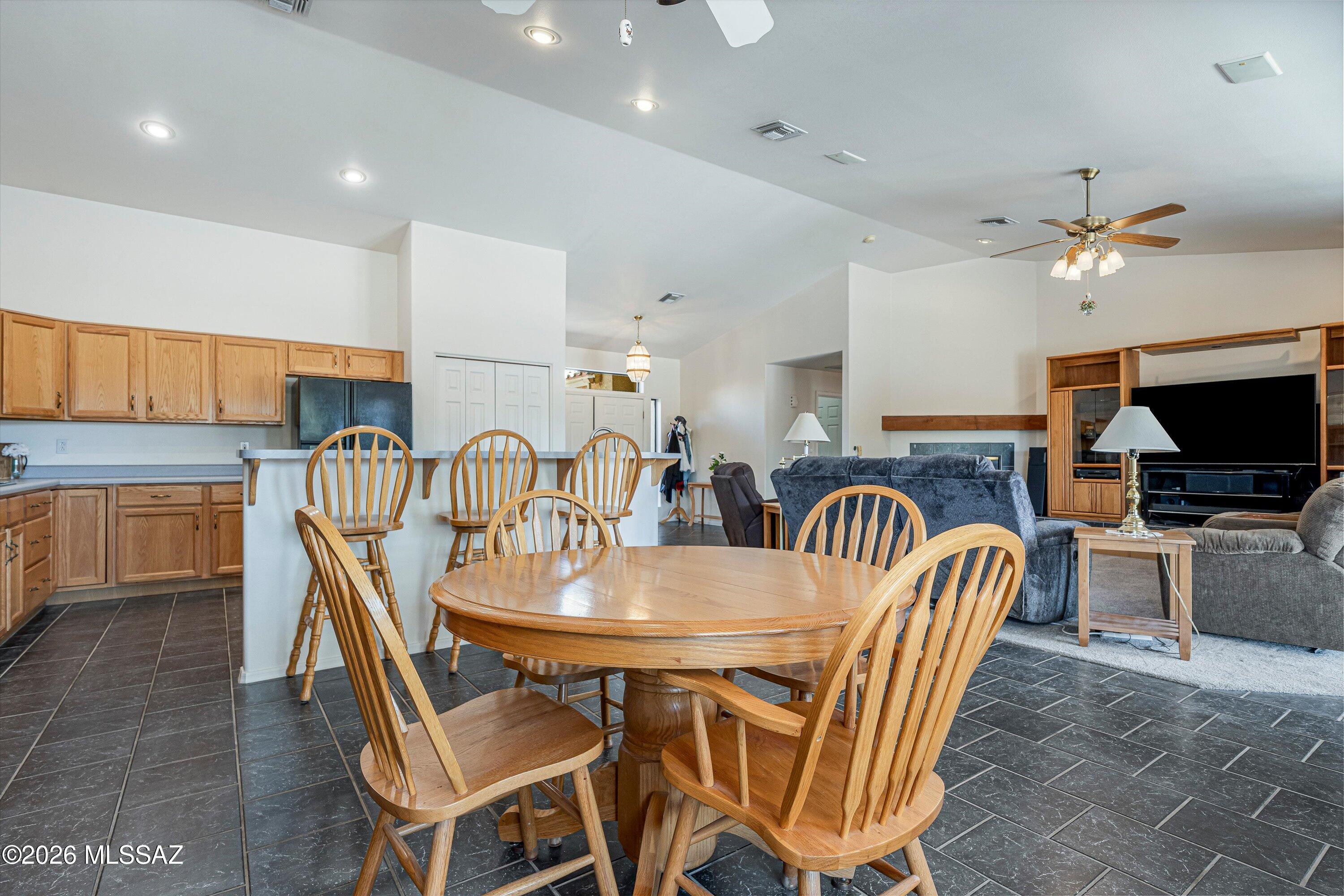 4940 North Castle Ridge Road Tucson, AZ 85749 - Photo 16 of 43 18-Dining Area