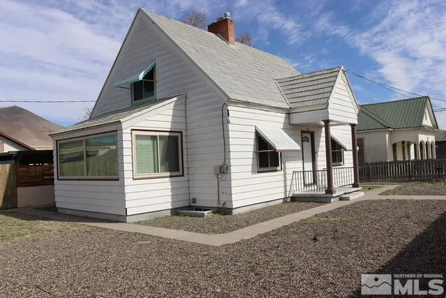 $324,900 | 136 West 1st Street, Winnemucca, NV 89445