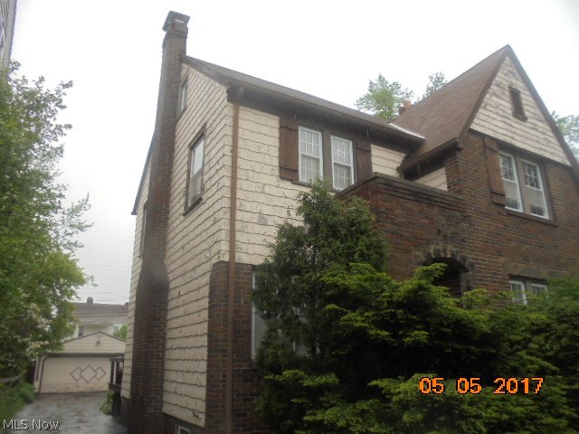 3589 Cedarbrook Road Cleveland, OH 44118 - Photo 3 of 15