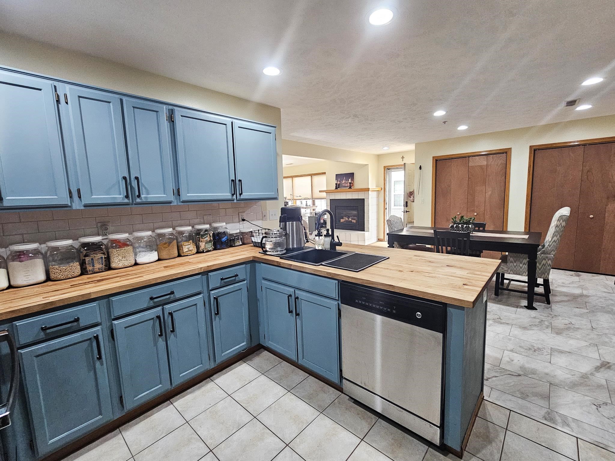 7260 North Alpine Road, Unit 4 Loves Park, IL 61111 - Photo 3 of 27