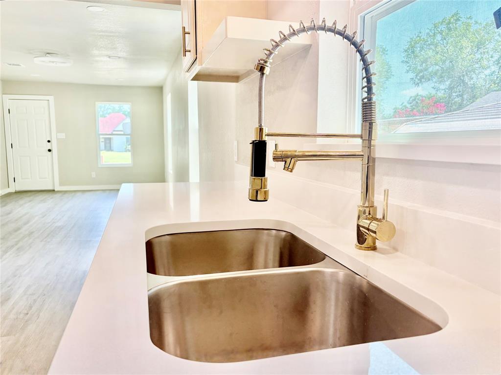 1329 4th Street Graham, TX 76450 - Photo 5 of 12